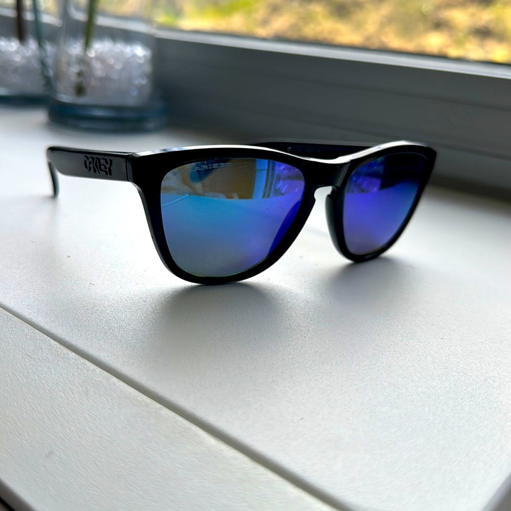 Oakley Frogskins Sunglasses